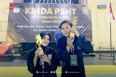 Mahasiswa IIK Bhakta Juara Pencak Silat di Kejuaraan Krida PSHT Kota Kediri