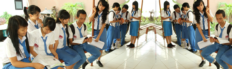 Institut Ilmu Kesehatan, IIK, jenjang pendidikan menengah