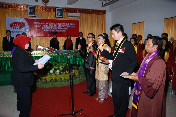 Pengambilan Sumpah Dokter Gigi 2013