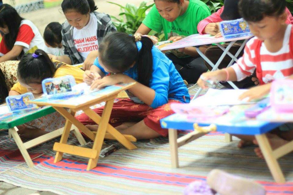 BEM IIK Bhakti Sosial di Dinas Sosial Trenggalek