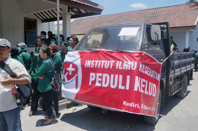 Bakti Sosial, Peduli Kelud