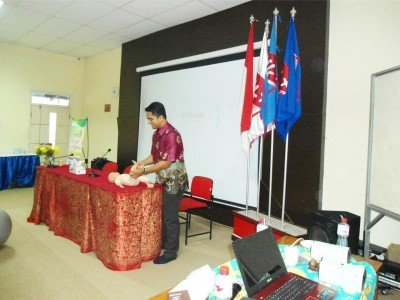 D3 Kebidanan IIK BW Bekerjasama dengan Griya Sehat Indonesia  Malang Sukses Gelar Acara “Baby Spa and Treatment”