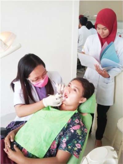 Dosen Fakultas Kedokteran Gigi IIK Bhakti Wiyata dinobatkan sebagai Wisudawan Terbaik dalam Jenjang Pendidikan S2 IKGM UNAIR