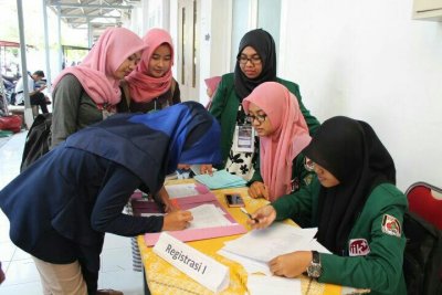 Civitas Akademika Yayasan Bhakti Wiyata Tingkatkan Kepedulian dengan Aksi Donor Darah