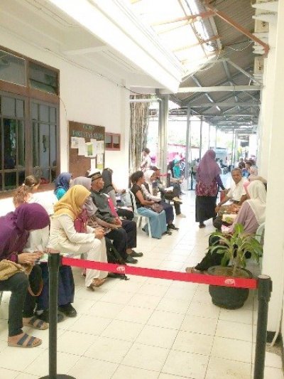 Calon Siswa SMKKBW dan Mahasiswa IIK BW Jalani Tes Kesehatan Jalur Prestasi Tahap 2  Tahun Ajaran 2017-2018