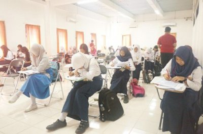 Jelang UNAS 2017, Para pelajar ikut Try out SMP/SMA dalam Serangkaian Acara Festival Sains