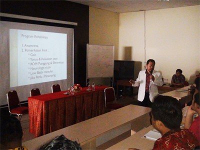 Mahasiswa D3 Fisoterapis Tingkatkan Keilmuan dengan Ikuti Kuliah Pakar 