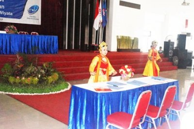 Mahasiwa Prodi D3 Analis Kesehatan Antusias Jalani Seminar Hasil PKL dalam Acara Alih Informasi