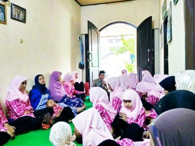 Fakultas Sains IIK BW Isi Ramadhan dengan Berbagi Bersama Yatim Piatu Tunas Mulia