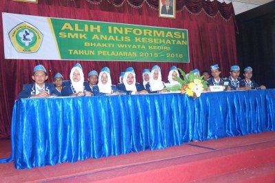 IIK dan SMKKBW Sharing Pengalaman PKL dalam Alih Informasi 