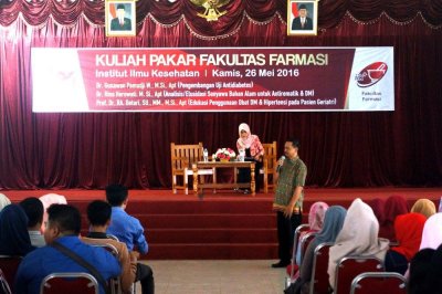 Sehari Kuliah Pakar bersama Fakultas Farmasi IIK