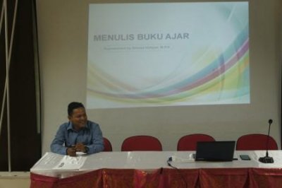 IIK Tingkatkan Kualitas Dosen dengan Sosialisasi Penyusunan Buku Ajar dan Pembuatan Akun Google Scholar