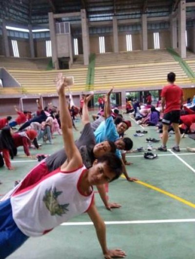 IIK Bhakti Wiyata Rayakan Hari Kesehatan Nasional dengan Senam Sehat