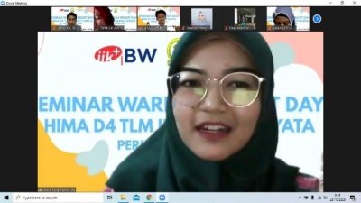 Presentasi dan Tanya jawab pertama Oleh Ibu Aulia Risqi Fatmariza Saat Acara Webinar Wardah Bright Days 