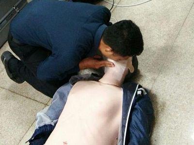 Pelatihan Basic Life Support di PT. Rajapaksi Adya Perkasa oleh Training Plus 