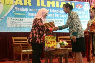 Seminar Ilmiah Nasional D3 Analis Kesehatan
