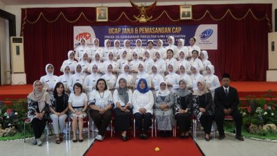 Siap Mengabdi ke Masyarakat Mahasiswa D3 Kebidanan IIK BW Laksanakan Acara Capping Day 