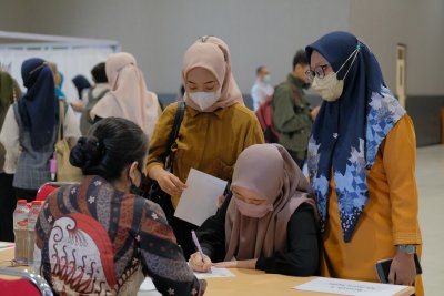 IIK Bhakta Kembali Selenggarakan Job Fair 2023: Ribuan Peserta Antusias Mendaftar