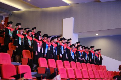 Mahasiswa Asal Bojonegoro Jadi Wisudawan Terbaik IIK Bhakta Wisuda Semester Gasal TA 2023/2024