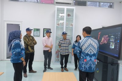 Kunjungan Prof. Yudi Darma, M.Si ke IIK Bhakti Wiyata: Perkuat Ekosistem Riset dan Hilirisasi Inovasi Kesehatan