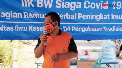 Kasi Kedaruratan BPBD Kota Kediri Muhammad Aswan S.Sos mengapresiasi langlah IIK BW untuk mendukung pemerintah Kota Kediri wujudkan zona hijau Covid-19.