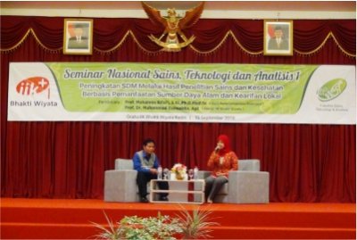 Fakultas Sains Teknologi dan Analisis Sukses IIK Bhakti Wiyata Gelar Seminar Nasional