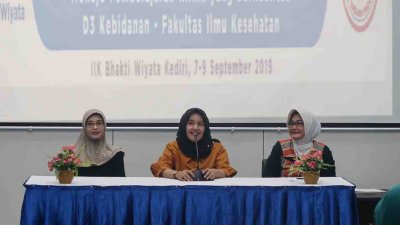 Prodi D3 Kebidanan IIK Bhakti Wiyata Selenggarakan Pelatihan Preceptor-Mentor