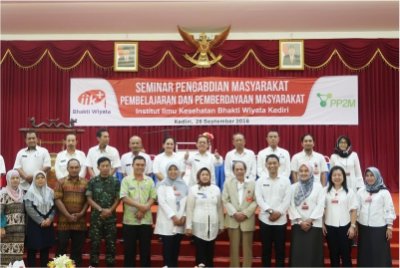 IIK Bhakti Wiyata Selenggarakan Pameran Hasil KKN 