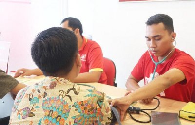 Tes kesehatan merupakan salah satu tahapan yang harus dilalui calon mahasiswa baru IIK BW