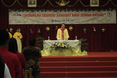 UKM Katolik IIK Bhakti Wiyata Rayakan Natal