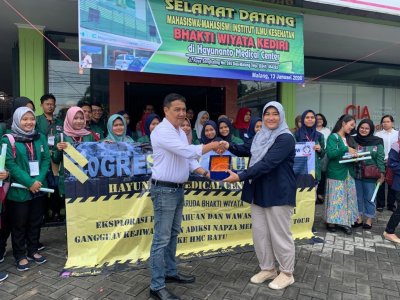 UKM PIK-M Garuda IIK BW Study Tour ke Hayunanto Medical Center