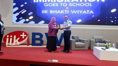 Immigration Goes To IIK Bhakti Wiyata 