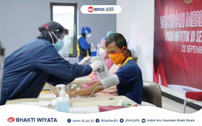 IIK Bhakta Laksanakan Vaksinasi Covid-19 bagi Mahasiswa dan Warga Sekitar Kampus