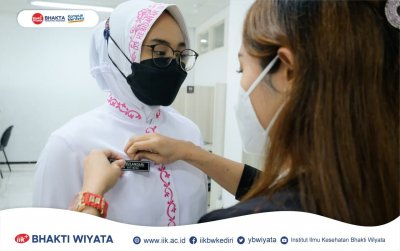 Capping Day: Mahasiswa D3 Kebidanan Siap Mengabdi ke Masyarakat