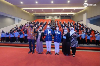 Selain pengambilan sumpah juga dilaksanakan kuliah pakar.