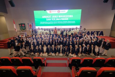 Kebersamamaan antara mahasiswa dan dosen dalam kuliah pakar dan angkat janji perekam medis
