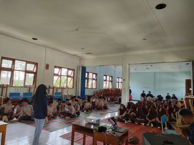 Pengabdian Masyarakat Bersama Alumni Fakultas Kedokteran Gigi IIK Bhakti Wiyata Kediri, Kesehatan Gigi Dan Mulut pada Pubertas