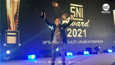 IIK Bhakta menjadi satu-satunya Institut yang menerima anugerah SNI Award dari 2.694 perguruan tinggi yang ada di Indonesia. 